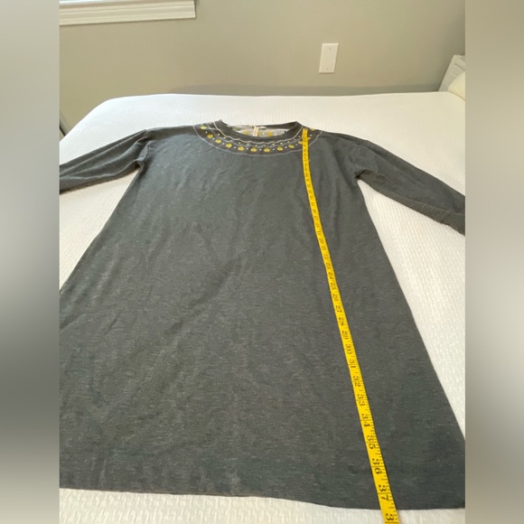 Matilda Jane - XXL- grey soft material - embroidered design around neck - Picture 7 of 10